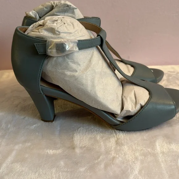 Giani Bernini Womens Claraa Open-Toe T-Strap Dress Sandals Size 8.5 - Picture 6 of 13